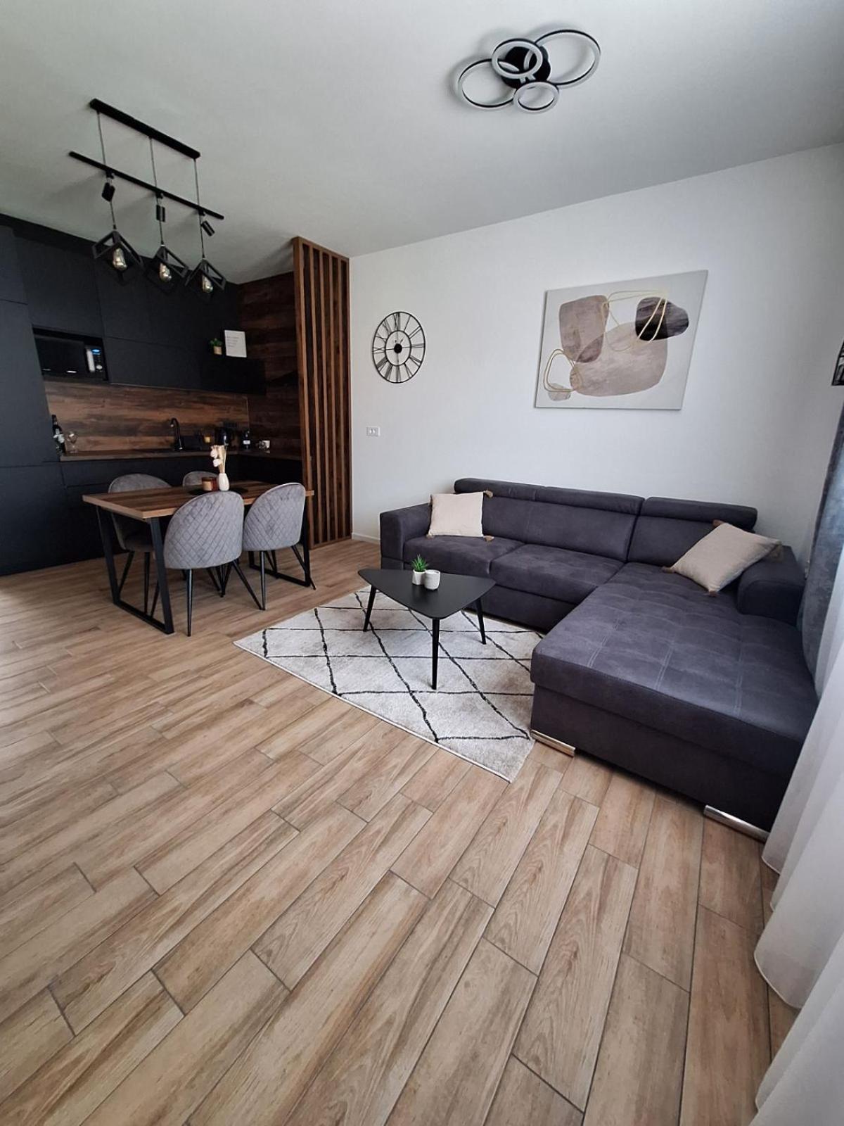 Royal Apartment *